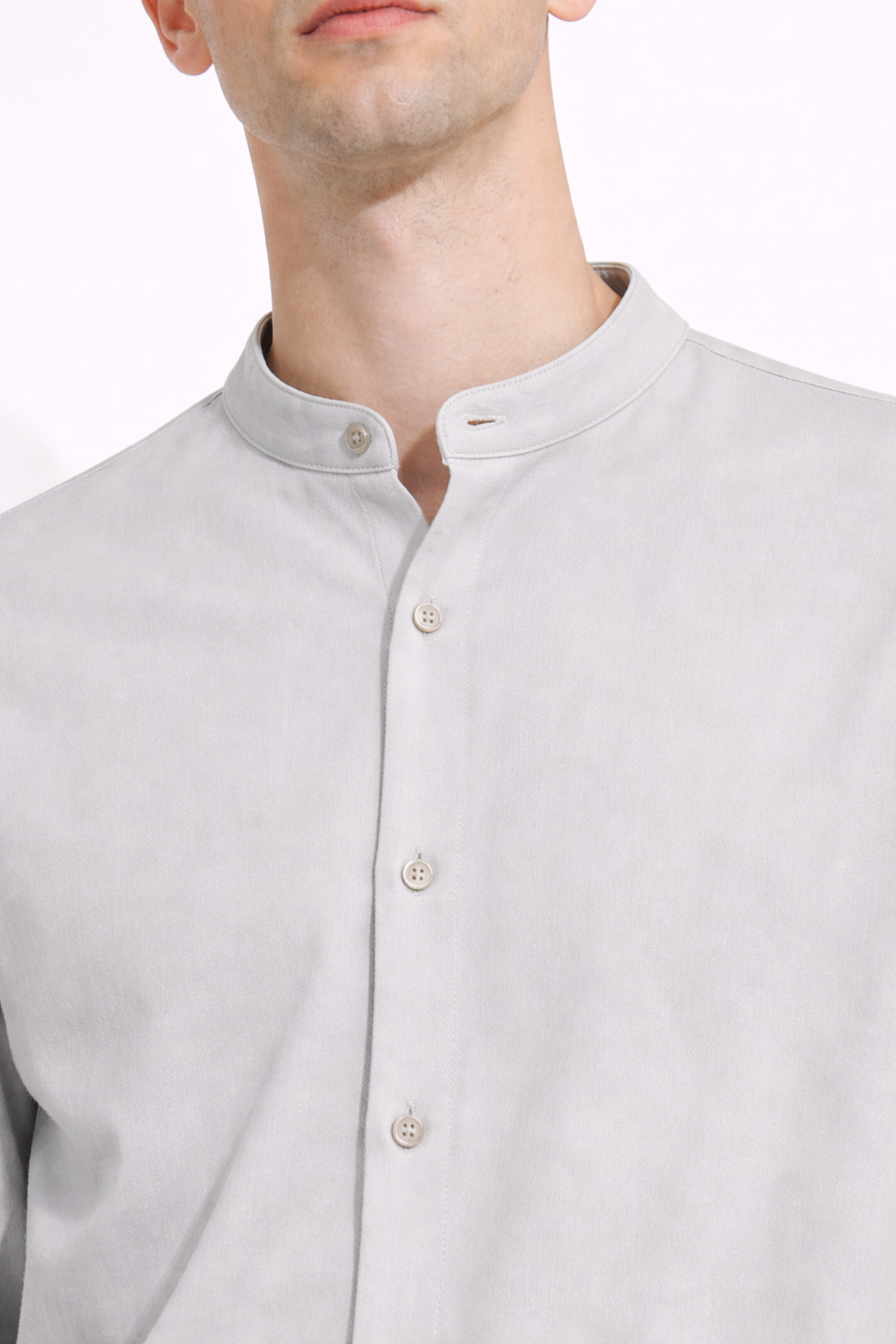 Compleu Elegant Gri Bărbați – Cămașă cu Guler Tunică și Pantaloni Casual