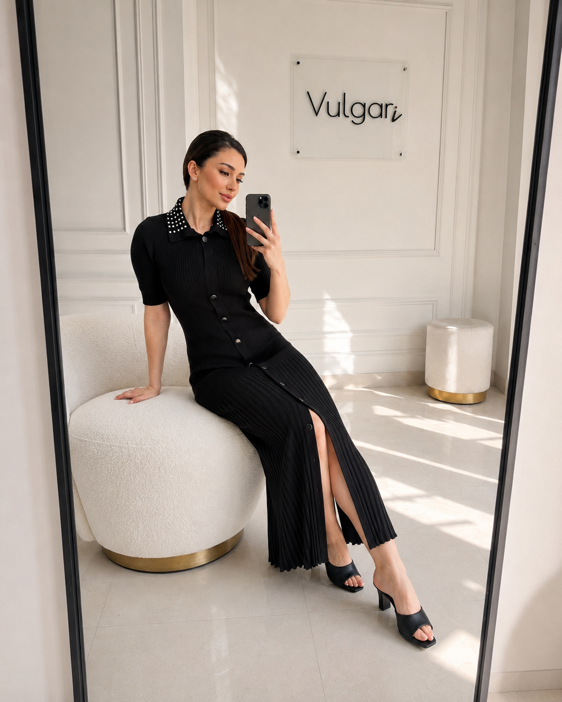 Rochie lungă damă neagră  cu nasturi frontali și guler decorativ