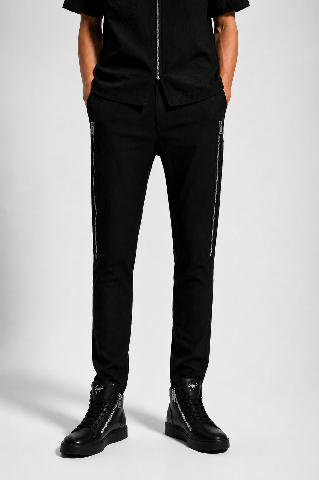Compleu bărbați negru elegant, cămașă și pantaloni cu fermoare laterale, design modern