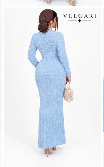 Rochie maxi bleu texturată cu nasturi perlați