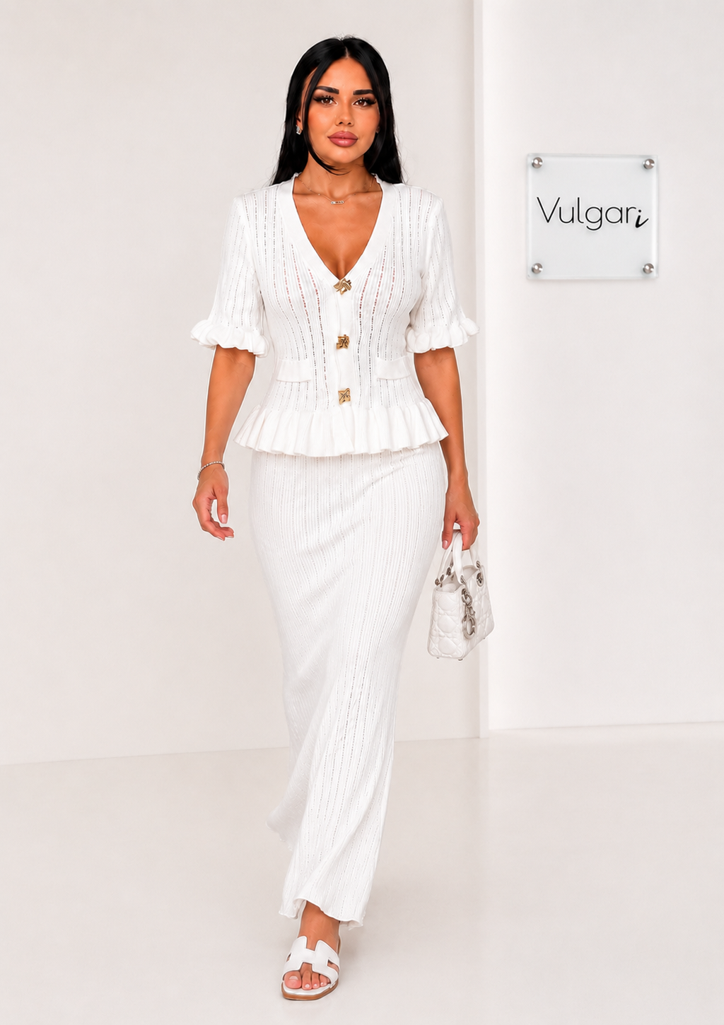 Compleu Damă Alb Elegant, Cardigan cu Nasturi Aurii și Fustă Maxi, Set 2 Piese