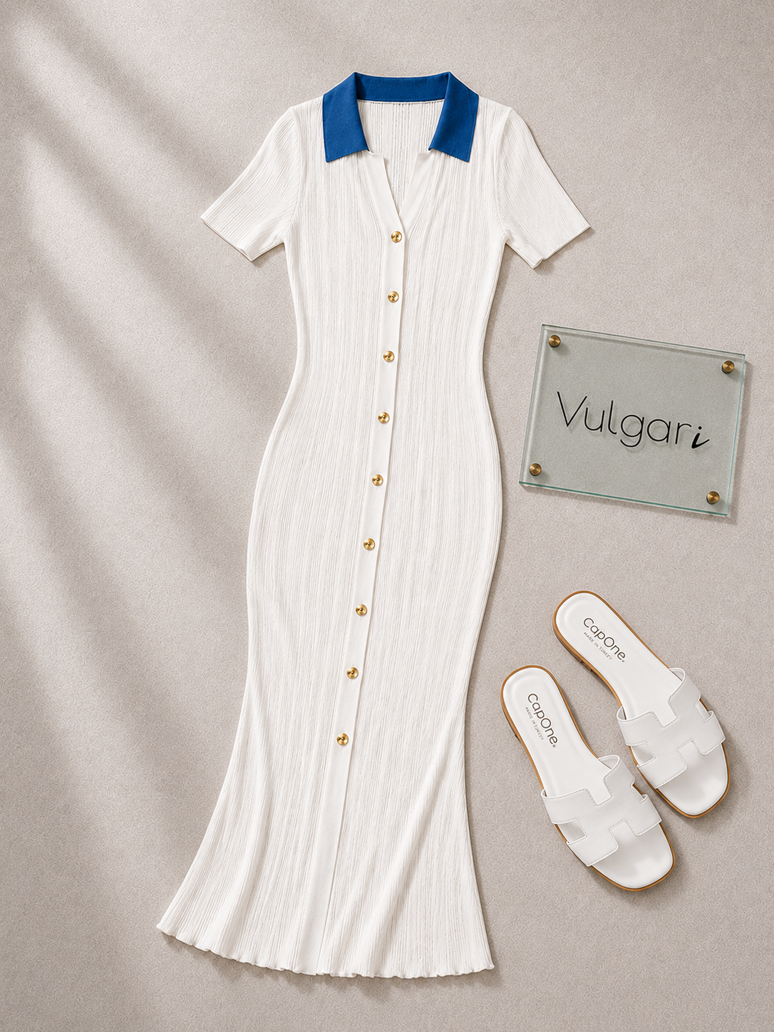 Rochie Lungă Damă Albă cu Guler Bleu, Croială Mulată, Nasturi Aurii, Elegantă de Vară