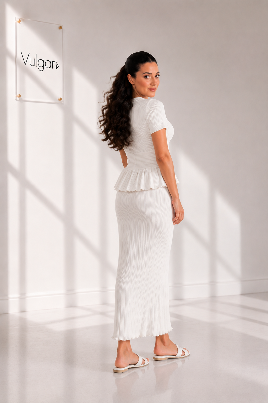Compleu Damă Bleu Elegant, Bluză Peplum cu Nasturi Decorativi și Fustă Lungă