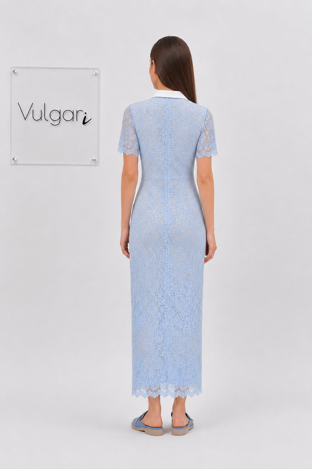 Rochie Midi Bleu din Dantelă, Croială Cambrată, Guler Alb și Nasturi Aurii | Vulgari
