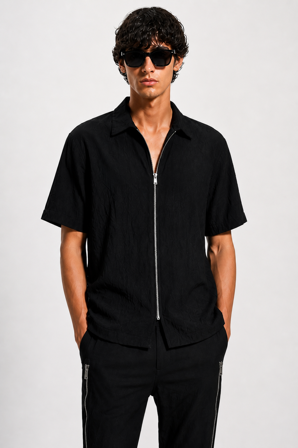 Compleu bărbați negru elegant, cămașă și pantaloni cu fermoare laterale, design modern