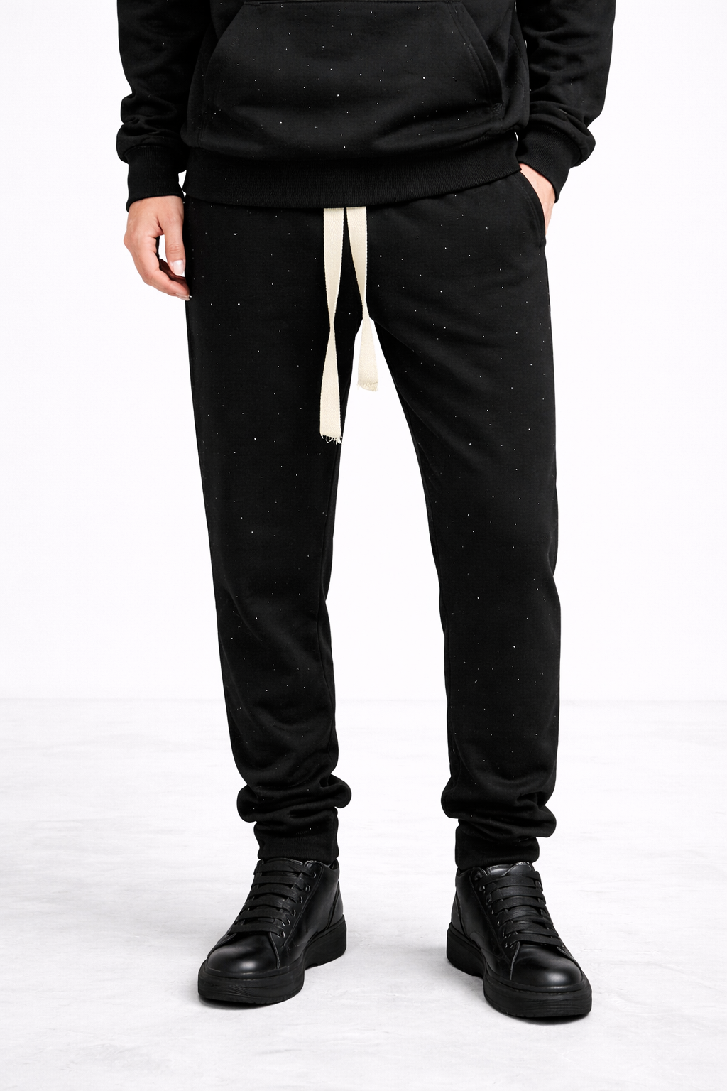Trening UNISEX Negru cu Pietricele Strălucitoare – Set Hanorac și Pantaloni Sport Elegant