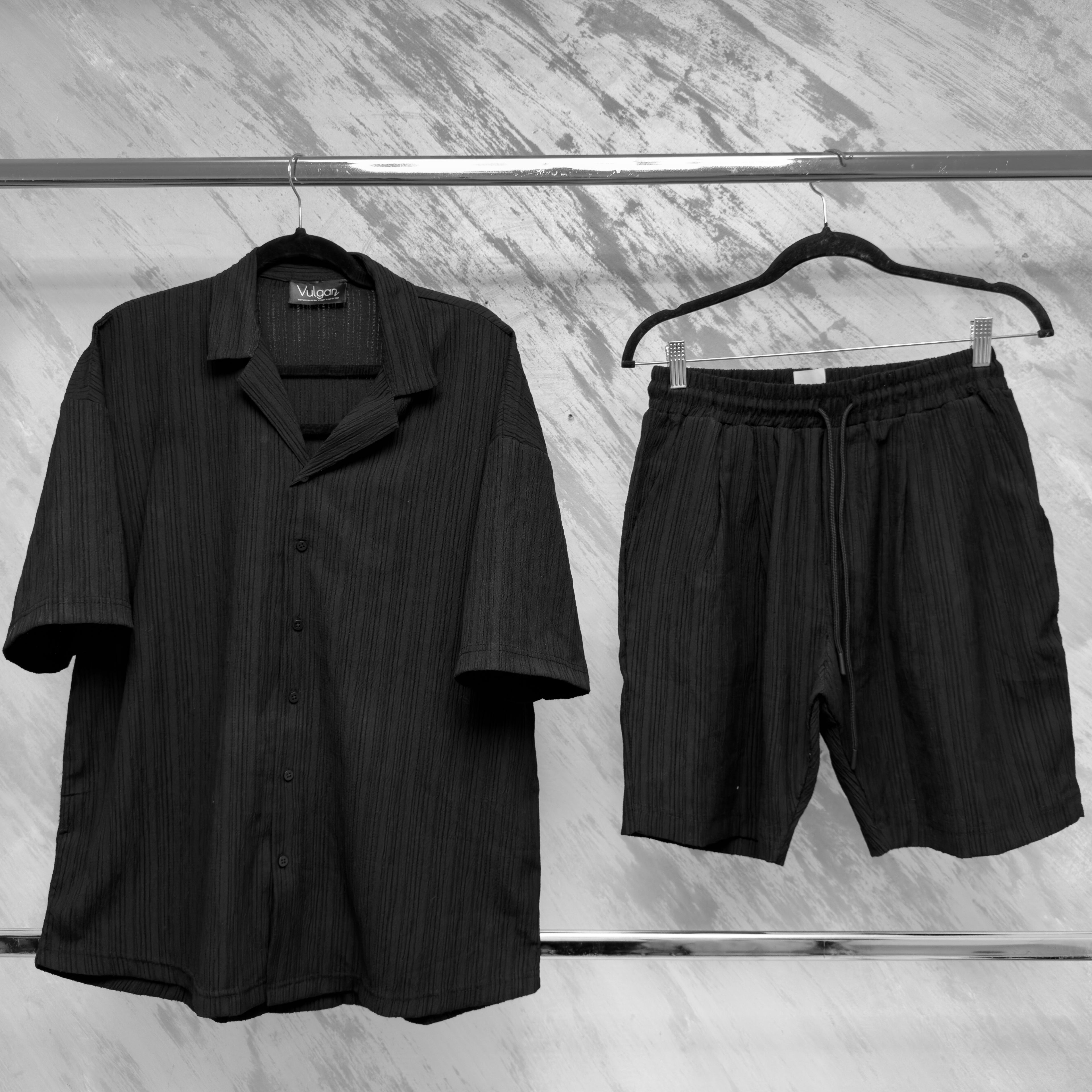 Compleu de Vară Negru Bărbați – Cămașă și Pantaloni Scurți Casual Oversize