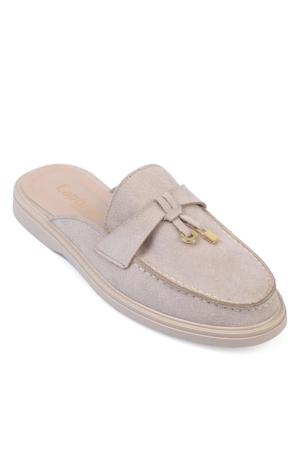 Papuci damă tip mule din piele întoarsă bej, cu accesoriu metalic auriu