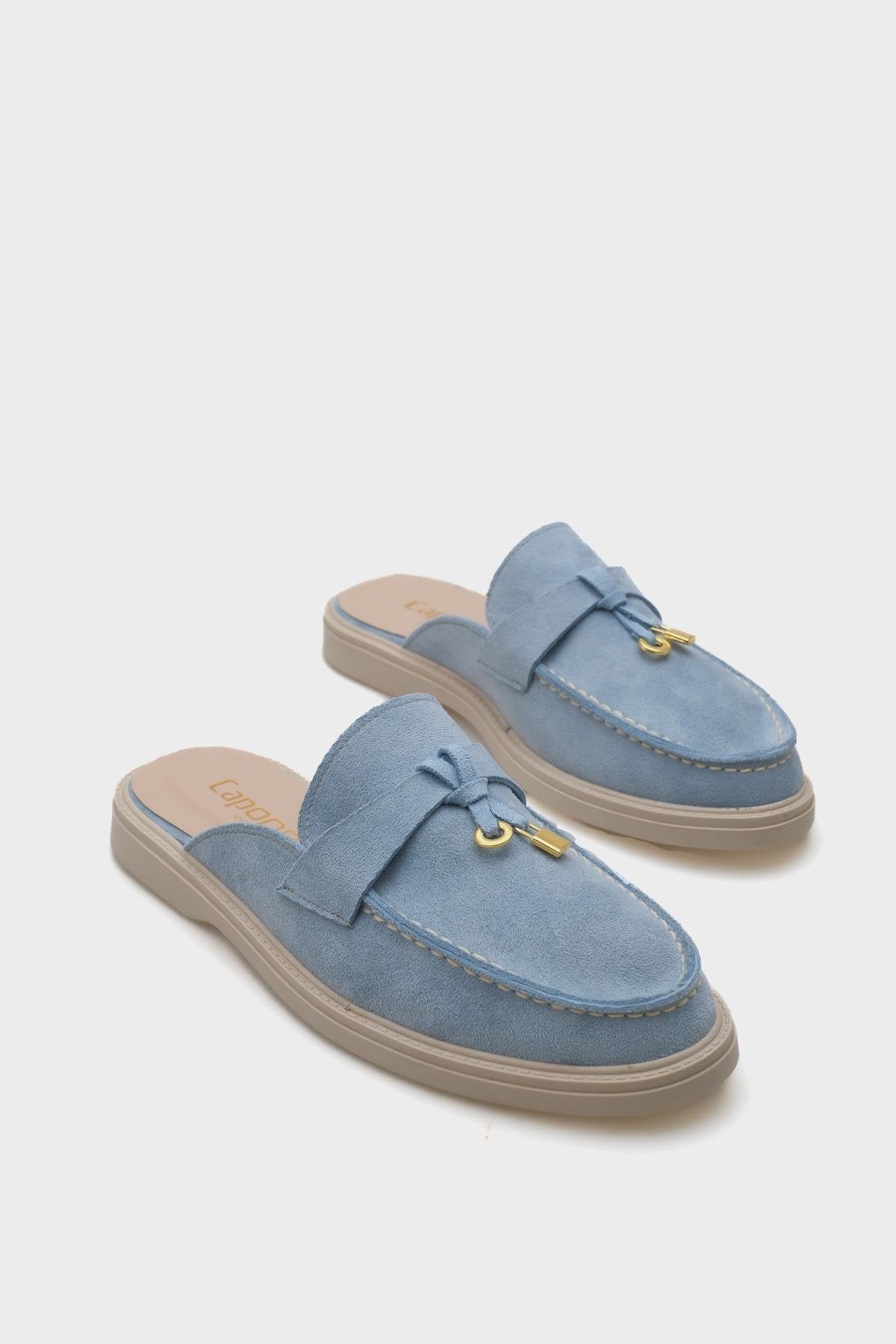 Papuci damă tip mule din piele întoarsă bej, cu accesoriu metalic auriu